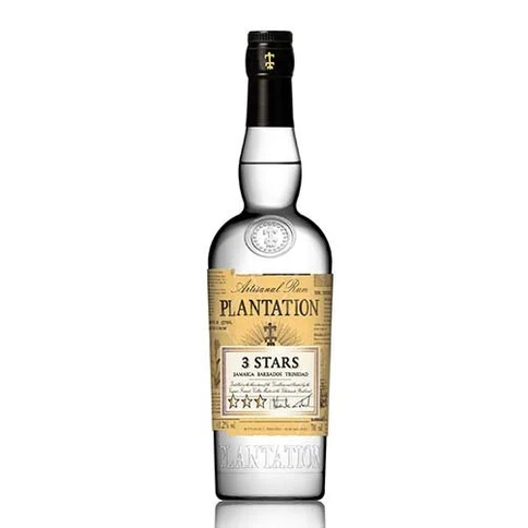 RUM PLANTERAY 3 STARS WHITE POURING